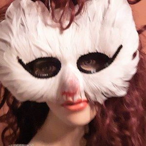 Meet your Posher, Scarlet